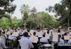 Orquestra tocant a un parc