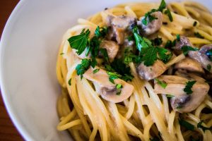 Plat de pasta amb bolets 