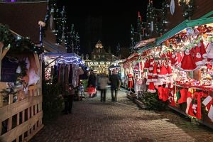 Paradetes de decoració a un mercat nadalenc