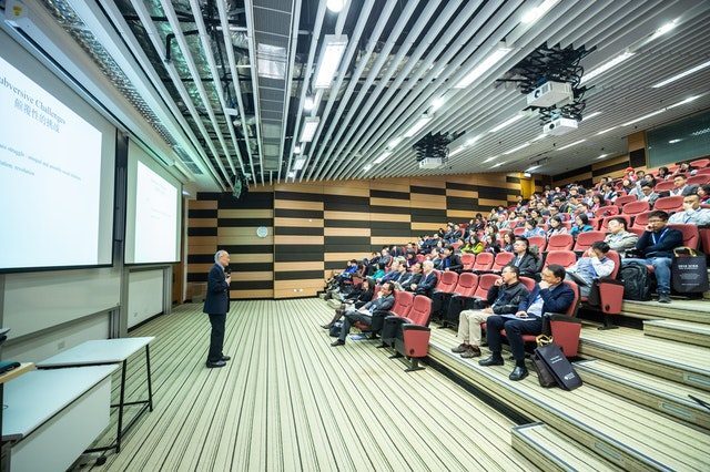 classe estudiants raons per fer mba 